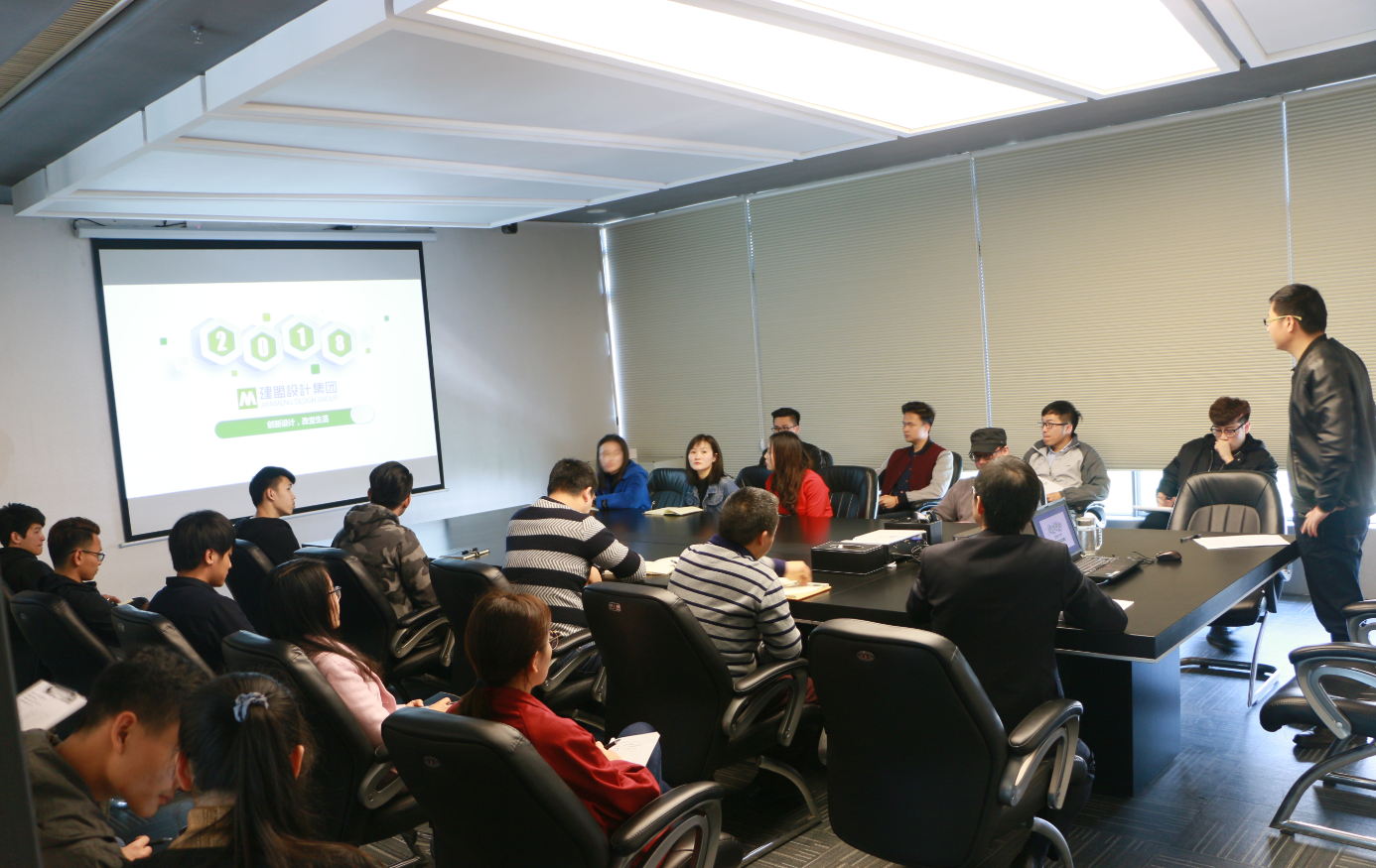 游艇会yth2062018年首期新员工入职培训昨日进行