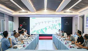 厦门市集美区胡旭彬区长一行光临游艇会yth206集团调研